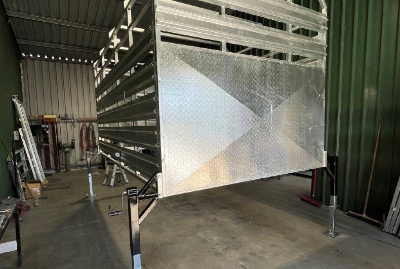 12 x 7 ft Flat Deck Hydraulic Tipping Trailer with 1 Person Install and Remove Stock Crate – ATM 3.5 or 4.5 tonne - Image 4