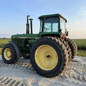 1984 JOHN DEERE 4850 TRACTOR