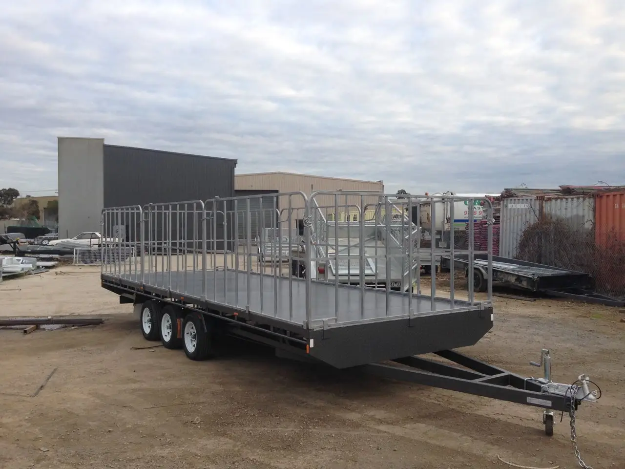 20×7 Tri-Axle Flat-Top Trailer – 2,000kg ATM, Truck Gates - Image 3