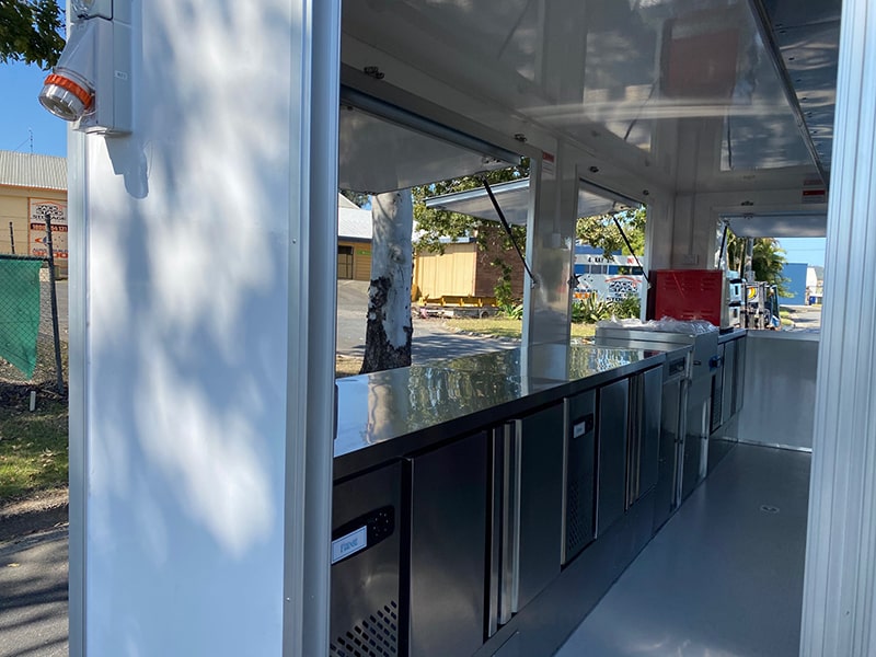 Supersize food trailer ready to go - Image 12