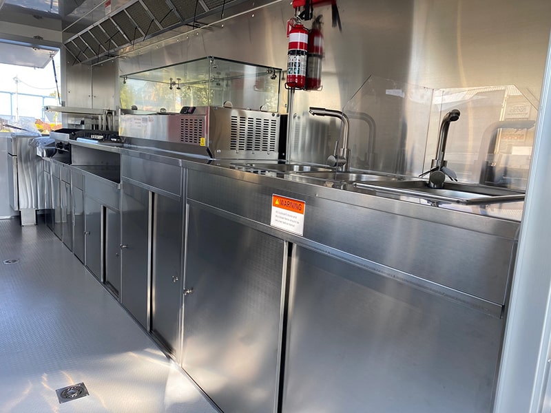 Supersize food trailer ready to go - Image 16
