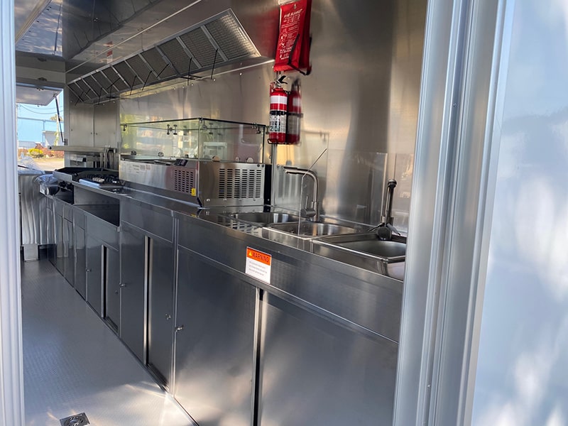 Supersize food trailer ready to go - Image 22