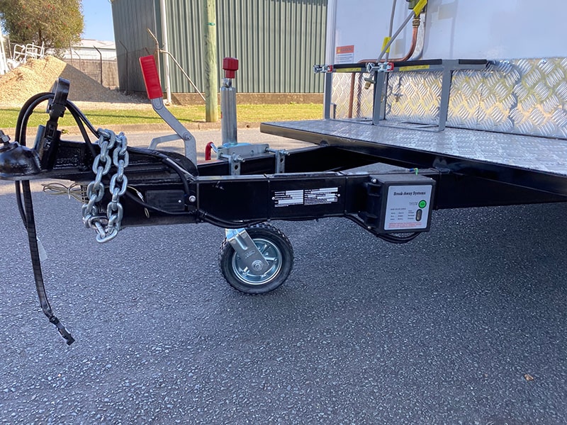 Supersize food trailer ready to go - Image 24