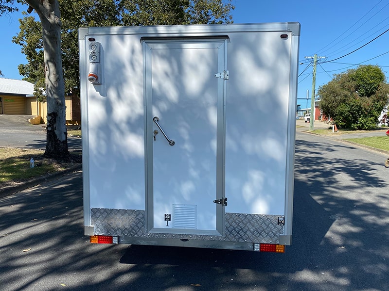 Supersize food trailer ready to go - Image 6