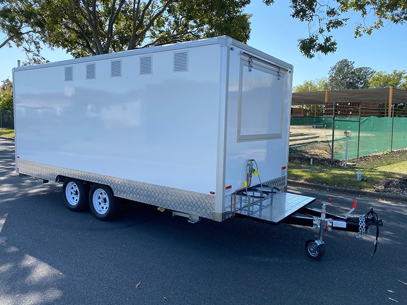 Supersize food trailer ready to go - Image 10