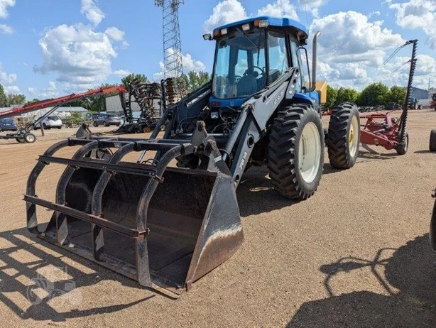 2002 New Holland TV140 140 HP 4WD Tractor with Hydrostatic Transmission
