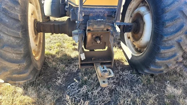 2002 New Holland TV140 140 HP 4WD Tractor with Hydrostatic Transmission - Image 7